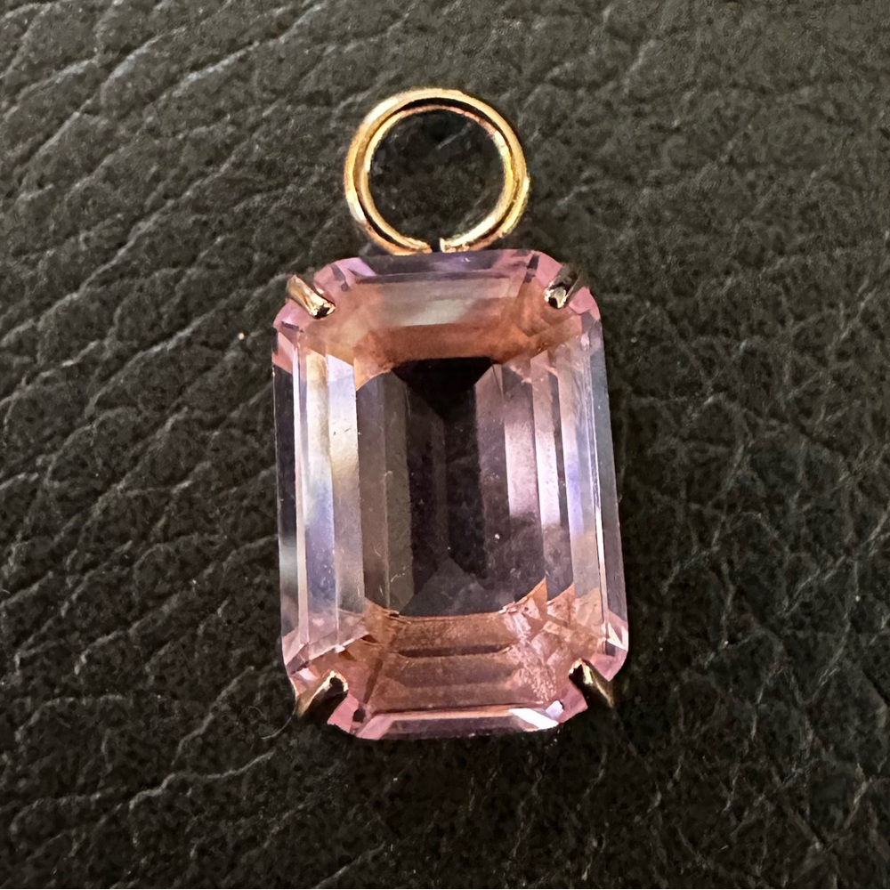Gorgeous Pink Qudo- gold